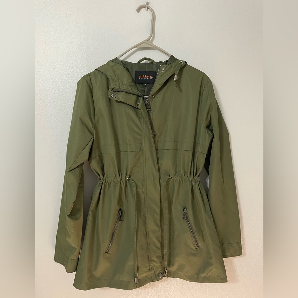 Army green light weight wind jacket